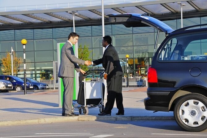 best-airport-transfer-service-in-dubai-by-wheels-of-avalon-big-0