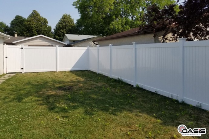 privacy-vinyl-fence-the-perfect-solution-for-seclusion-big-0