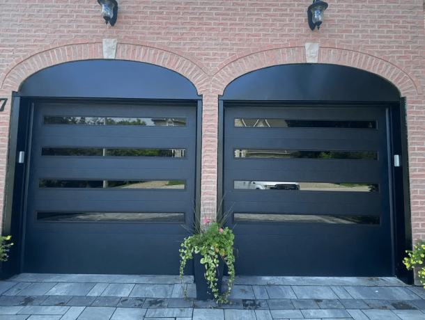 single-garage-door-prices-in-mississauga-big-0