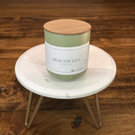 delicate-lily-soy-candle-big-0