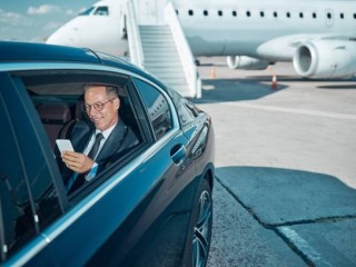 Travel between Pearson and Cambridge in Luxury with an Airline Limo Service