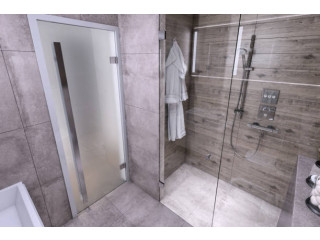 Transform Your Bathroom with Elegant Glass Shower Door Installation | Shower Lagoon