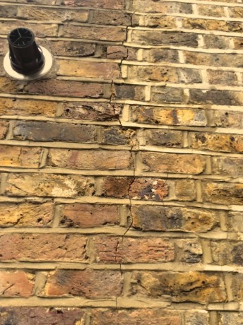 wall-crack-repairs-prevent-damage-call-london-structural-repairs-big-0