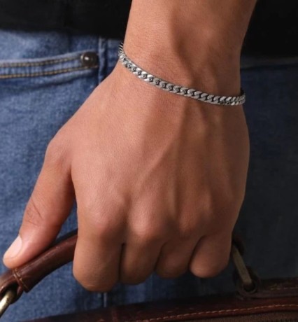 silver-curb-bracelet-big-1