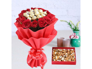 Online Flower Bouquet with Chocolate Delivery in India from OyeGifts
