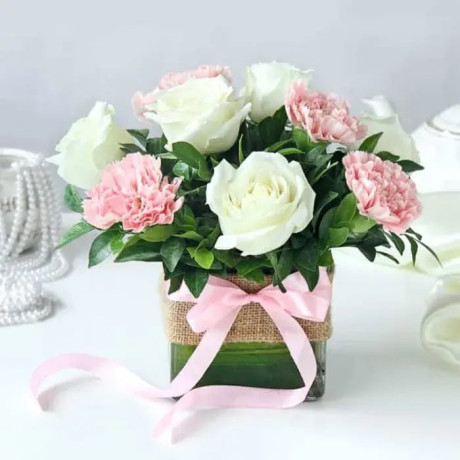 online-flowers-delivery-in-vizag-from-oyegifts-at-affordable-price-big-0