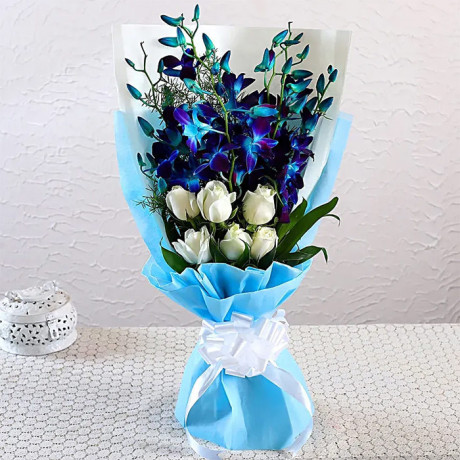 send-flowers-to-kolkata-from-oyegifts-with-best-deals-big-0