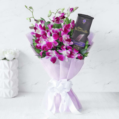 send-flowers-to-kolkata-from-oyegifts-with-best-deals-big-1