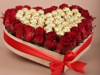 Buy and Send Chocolate Bouquet to Delhi for Dear Ones from OyeGifts