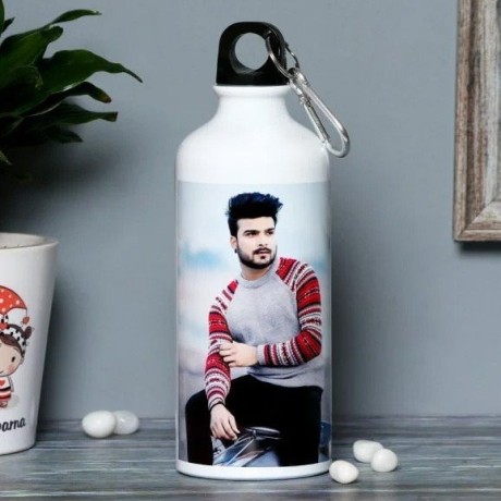 order-personalised-water-bottles-for-loved-ones-from-oyegifts-big-1