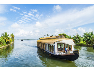 Enchanting Kerala: Dive into Serenity with Our Tour Packages