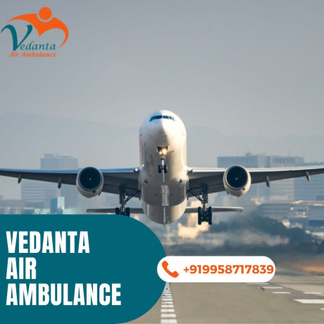 obtain-vedanta-air-ambulance-service-in-darbhanga-with-a-skilled-medical-specialist-big-0
