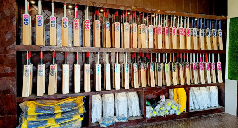 the-top-quality-light-weight-cricket-bat-manufacturer-in-the-market-big-0