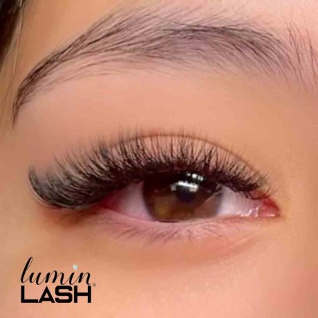 eyelash-growth-serum-enhancing-your-natural-beauty-big-0