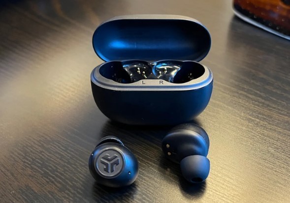 the-best-earbuds-for-most-people-big-0