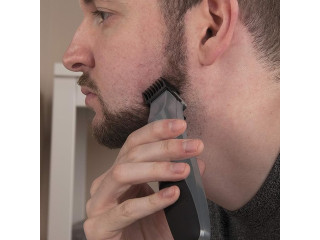 WAHL Groomsman Battery Operated Facial Hair Trimmer for Beard & Mustache Trimming Including Light Detailing and Body Grooming
